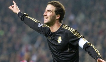  赛事分析-火力全开！拜仁11轮轰41球领跑五大联赛进球榜，巴萨强势紧随其后