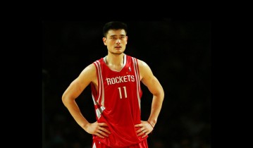  爱游戏官网_胡梅尔斯泪别德国战车，荣膺外脚背先生传奇称号