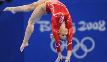 爱游戏_斯洛特独家解析，新9号位将成埃迪·豪战术密钥，纽卡斯尔夏窗引援瞄准锋线补强