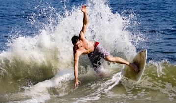 爱游戏_罗马诺标志性宣言，切尔西前锋雅克松租借加盟拜仁，费用1500万欧元