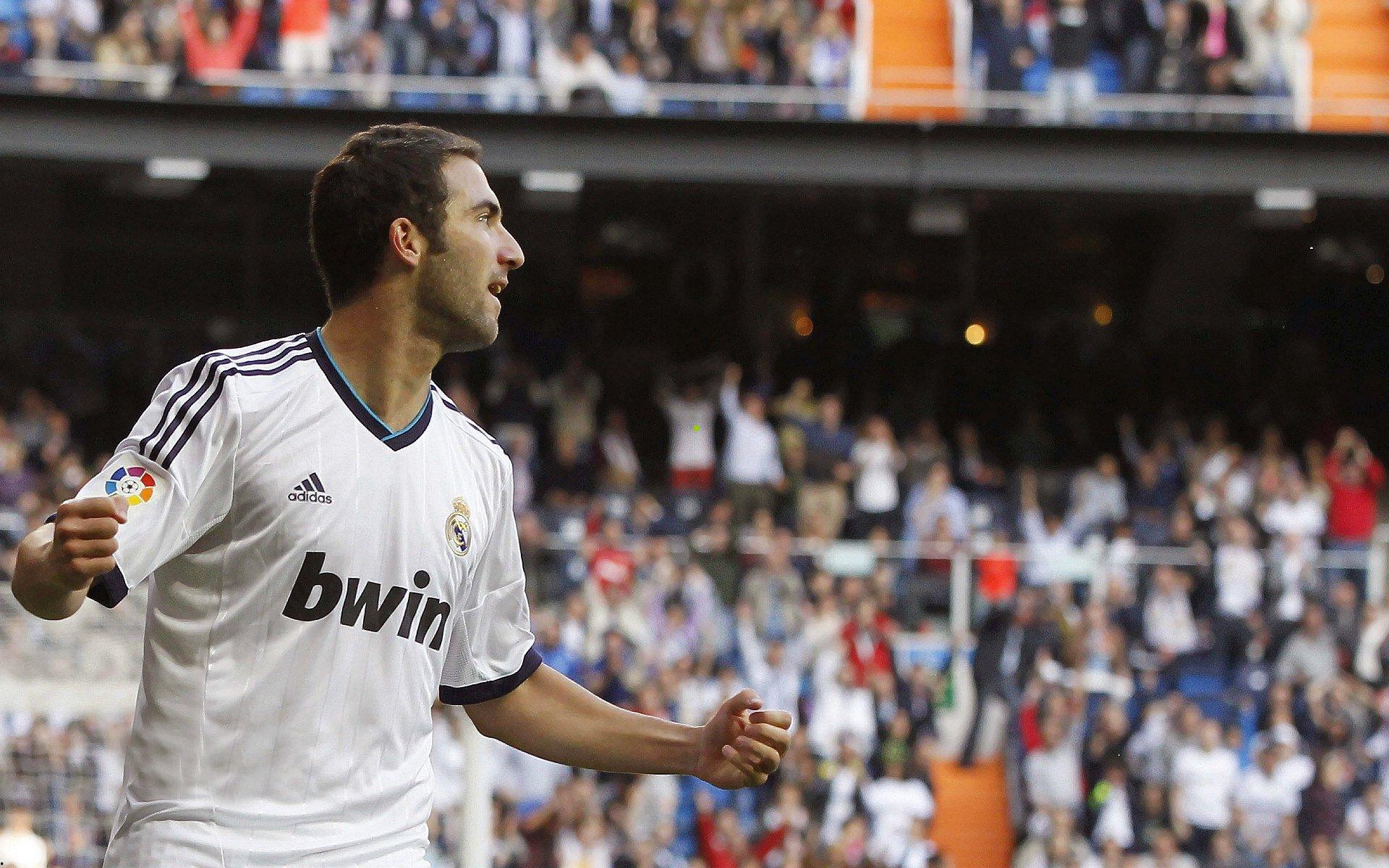 阿尔本展望正赛，排位赛表现超预期，长距离节奏成决胜关键